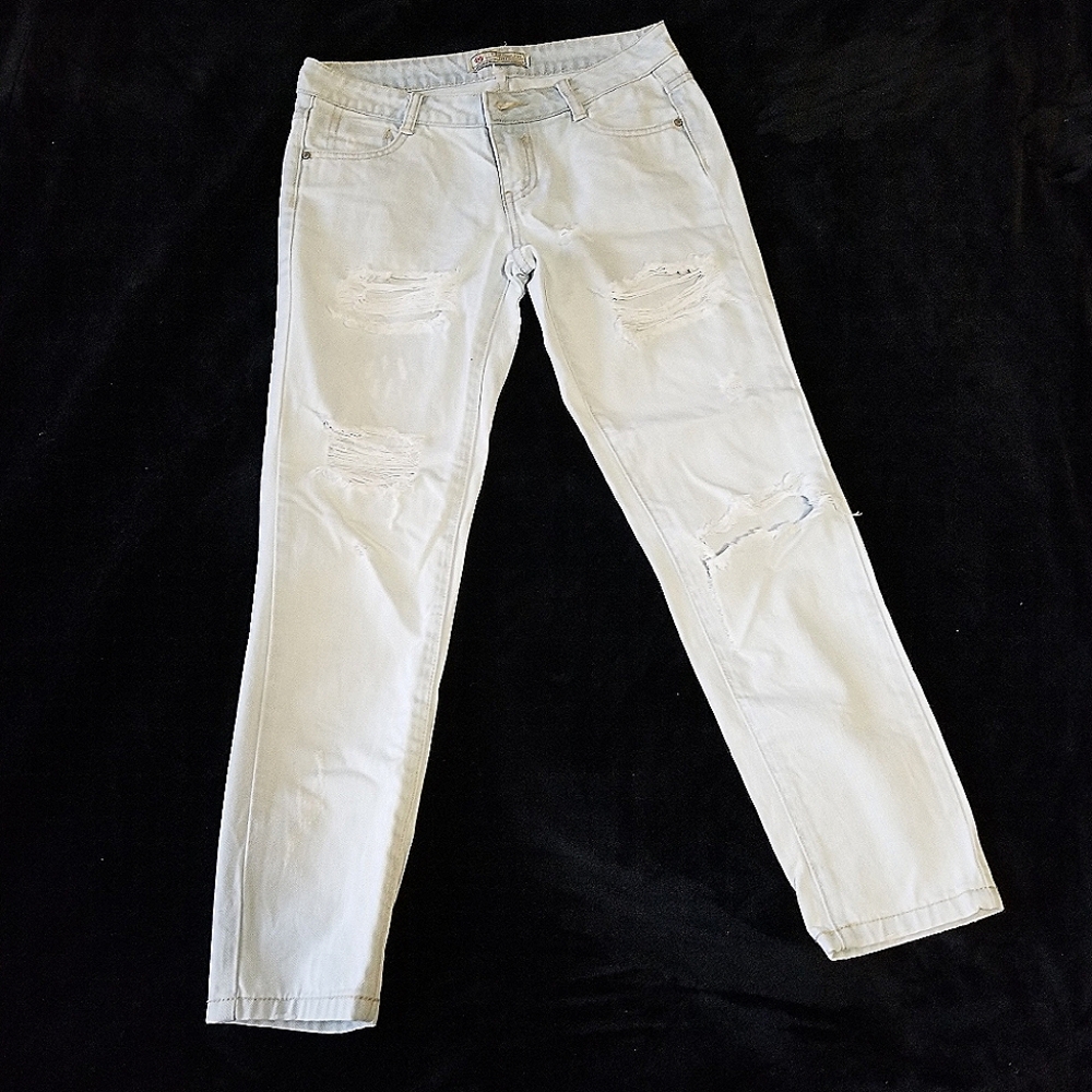 Distressed Boyfriend Jeans